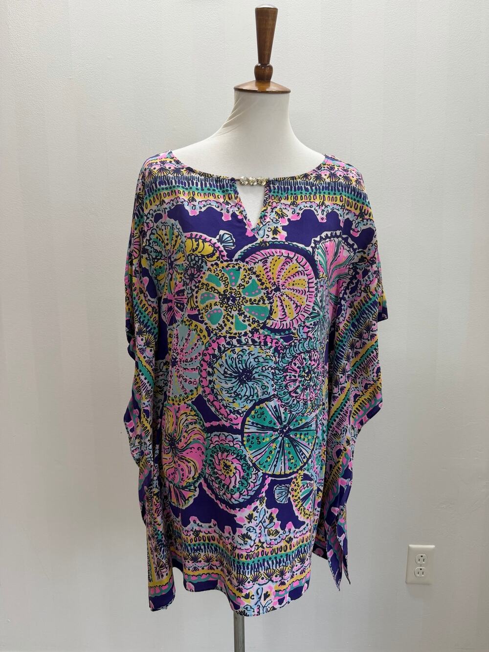 Lilly Pulitzer Silk Caftan Tunic Top Floral Gold Neckline Sz XS/S Coastal